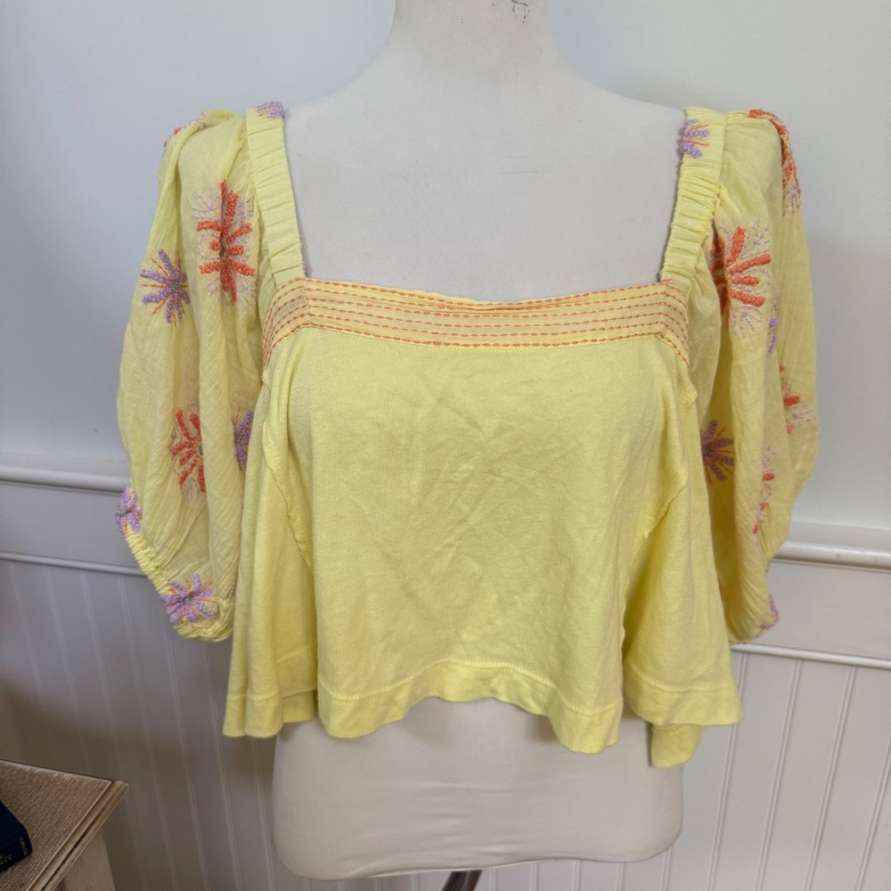 Urban Outfitters Yellow Embroidered Puff Sleeve Open Back Crop Top Boho M